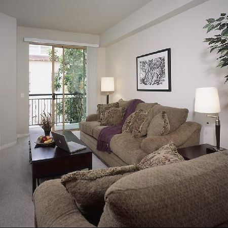 Meridian Parkside Newport News Room photo